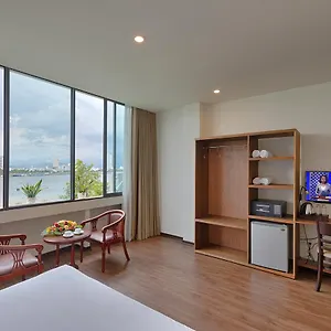 Vitalis Riverside Отель